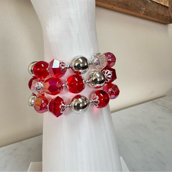 Vintage 3-Strand Bracelet Red Silver Round & Faceted Bead Round Button 8.75"L - Picture 3 of 11